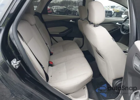 2018 Ford Focus Se z USA, uszkodzony, nr VIN 1FADP3K23JL207551